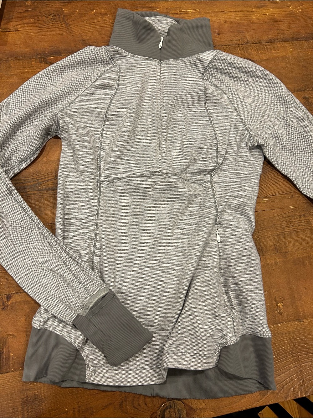 Lululemon Women’s Light Gray StripeQuarter-Zip Athletic Top